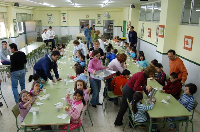 Alumnos de Moraleja participan en un desayuno saludable con la Denominación Gata-Hurdes