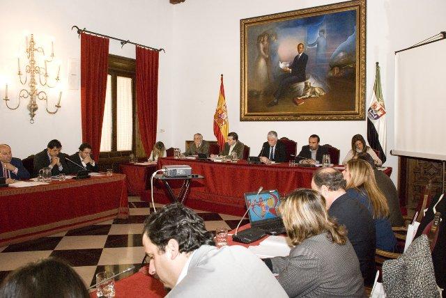 La Diputación Provincial de Cáceres aprueba los presupuestos para el 2011 con 117 millones de euros