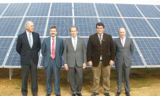 Elecnor inaugura el parque solar fotovoltaico de Valdecaballeros que producirá 10 megavatios