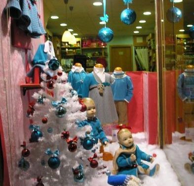 Vecinos y comerciantes de Moraleja expresan su malestar por la escasa decoración navideña