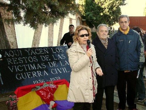 Carmen Heras reivindica en Cáceres la concordia y la justicia en el homenaje a los caídos por la República