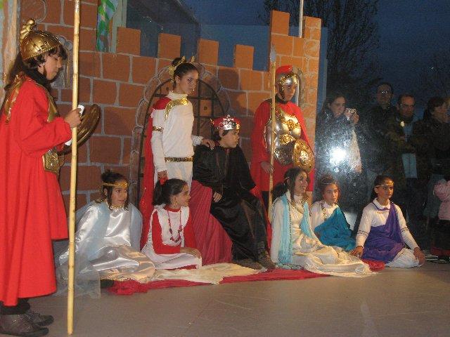 Los alumnos del colegio Cervantes de Moraleja concluyen el trimestre con un Belén Viviente