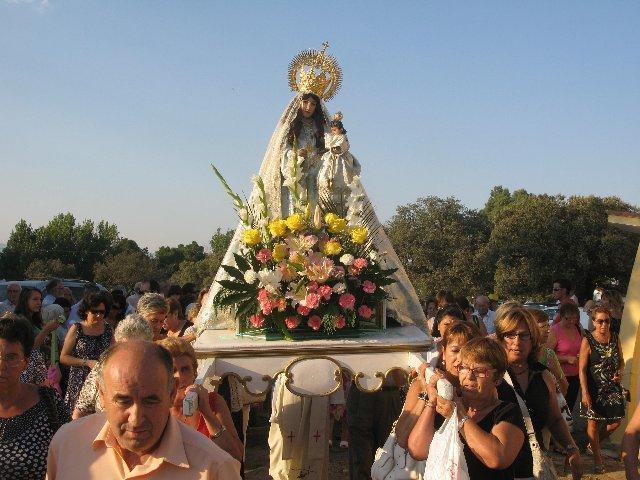 La cofradía Virgen de la Vega en Moraleja organizará una exposición con las posesiones de la patrona