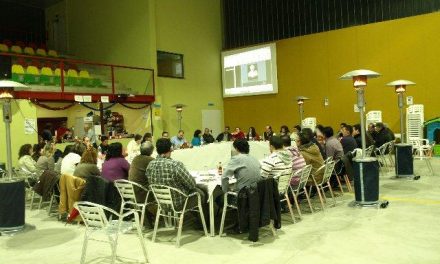 Baños de Montemayor acoge una mesa de participación con el tejido empresarial de la localidad