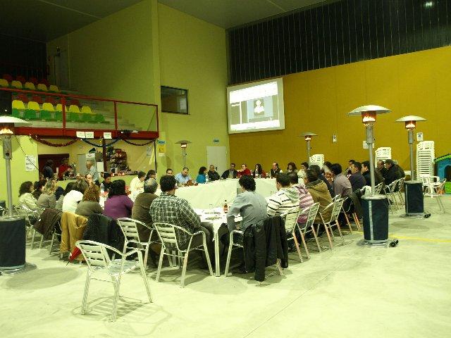 Baños de Montemayor acoge una mesa de participación con el tejido empresarial de la localidad