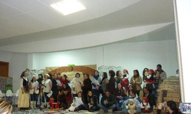El Centro de Educación Infantil ‘Garabatos’ de Ribera del Fresno celebró su anual festival navideño