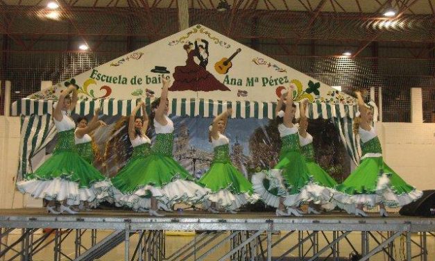 La gala navideña de flamenco y sevillanas llenó el pabellón de deportes de Moraleja con un gran éxito