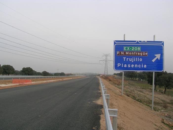 Fomento publica los bienes afectados por las obras de la Autovía Ex-A1 en Casas de Don Gómez y Moraleja