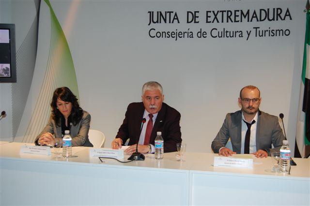 La Diputación de Cáceres se presenta en un Fitur con una nueva imagen en internet y un atlas juvenil