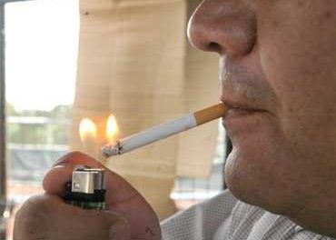 Facua presenta a la consejería de Sanidad 30 denuncias por no cumplir la Ley del Tabaco