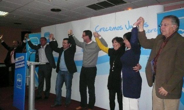 Pedro Caselles es arropado por el PP regional en la presentación oficial de su candidatura en Moraleja