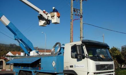La empresa Iberdrola mejora toda la red eléctrica de la pedanía de Valencia de Alcántara, La Campiña
