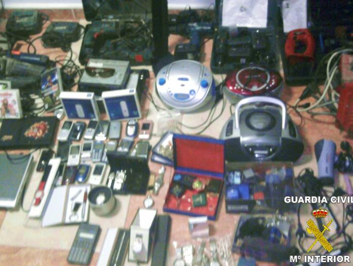 Detienen a seis jóvenes por una veintena de robos en los pueblos de Montijo, Barbaño y Puebla de la Calzada
