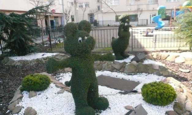 El Ayuntamiento de Moraleja clausurará las figuras del parque Disney por posible «riesgo» para los ciudadanos