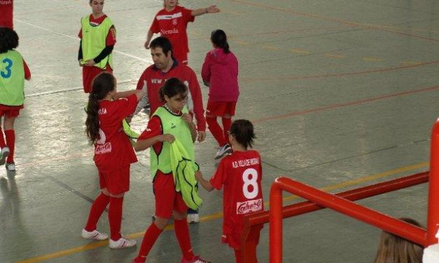 Moraleja congrega a 70 jugadoras de fútbol-sala durante la concentración infantil femenina