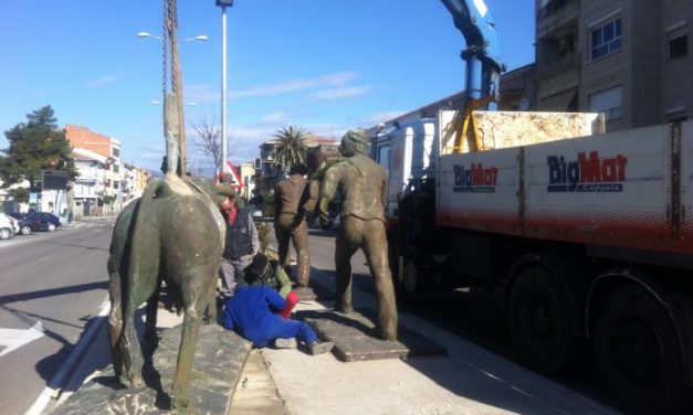 El Ayuntamiento de Moraleja agiliza la retirada de las esculturas del encierro tras el acto vandálico de anoche