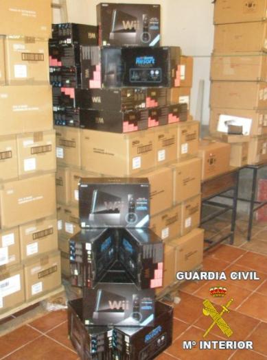 La Guardia Civil recupera en Los Santos de Maimona un camión cargado con 1.500 videoconsolas robadas