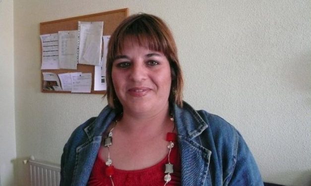 Yolanda Delgado, de 35 años, encabeza la lista de Izquierda Unida en Moraleja con Antonio Martín de número 2
