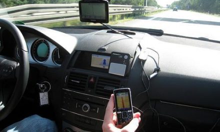 La DGT inicia el próximo lunes en la región una campaña especial de control de uso del teléfono al volante