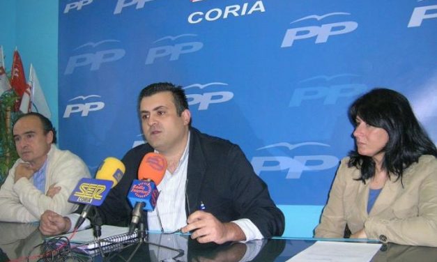 El PP de Coria presenta una lista «renovada» con Almudena Domingo y Pablo Enciso de números 2 y 3