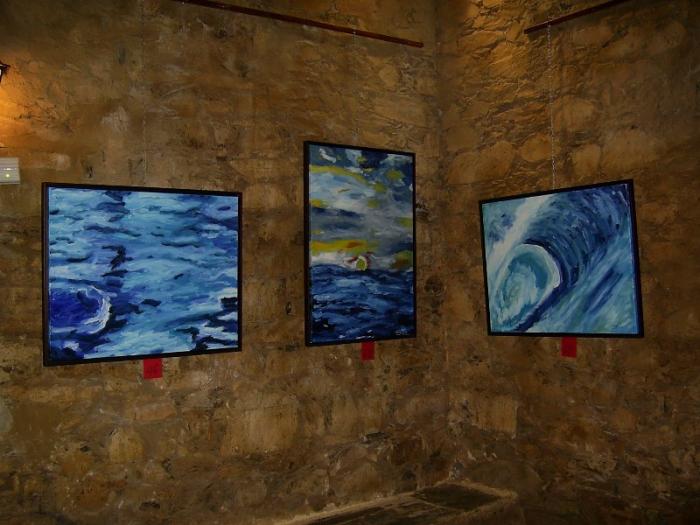 El pintor Julio Blázquez expone 36 nuevos cuadros «Con nuevas miradas» en Villanueva de la Sierra