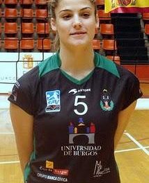 La jugadora moralejana Alba Sánchez es convocada por la Selección Española Absoluta de Voleibol para el europeo