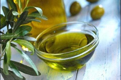 El Secretario de Estado de Medio Rural y Agua destaca la importancia del aceite de oliva para la economía