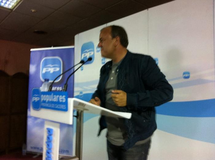 El candidato del PP a la presidencia de la Junta será el más madrugador y votará a las 09.30 horas en Badajoz