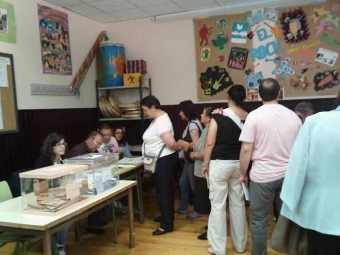 Unos errores en las papeletas obligan a instalar una tercera urna en cuatro municipios cacereños y en Cáceres