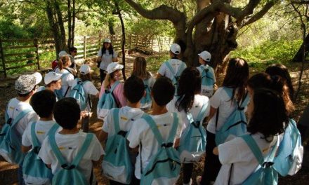 Escolares de Plasencia visitan el Parque Nacional de Monfragüe en una ruta guiada por la CHT