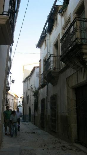La comisión de seguridad de San Juan clausura la calle Sinagoga durante las fiestas por riesgo de derrumbe