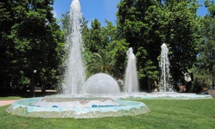 El parque municipal «Príncipe Felipe» de Montehermoso estrena una nueva fuente decorativa