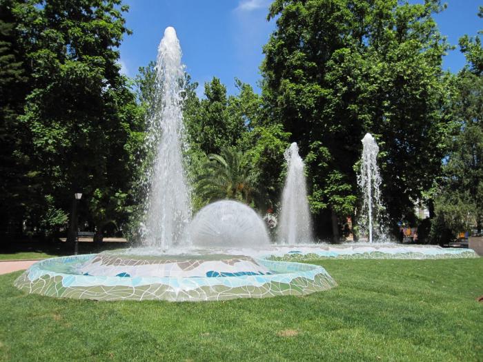 El parque municipal “Príncipe Felipe” de Montehermoso estrena una nueva fuente decorativa