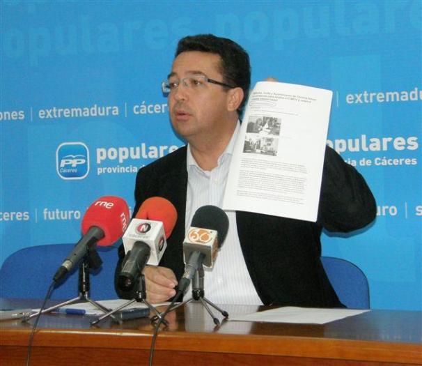 El presidente de la Asamblea de Extremadura anuncia recortes y austeridad en la gestión del hemiciclo