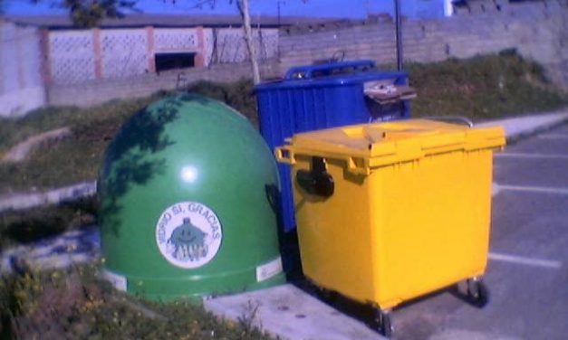 Los vecinos de Trasierra ya pueden reciclar sus envases ligeros gracias a la colocación de 107 contenedores