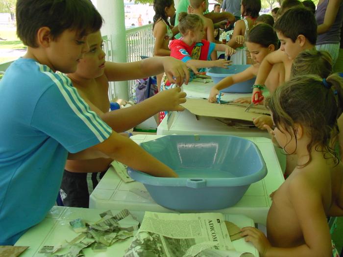 Los niños de la comarca de Miajadas-Trujillo conocen las aves y los peces de la comarca a través de talleres