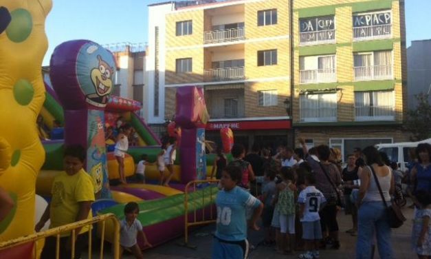Gran éxito de participación en la cita  festiva organizada por los Vecinos de la Zona Centro de Moraleja