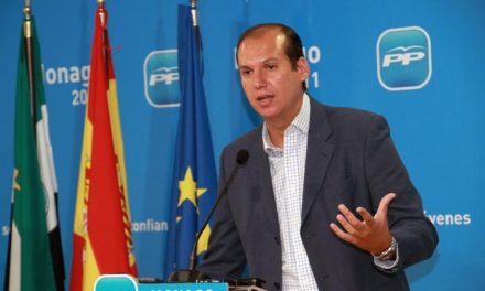 Hernández Carrón afirma que el déficit regional demuestra que Vara tenía «facturas en el cajón»