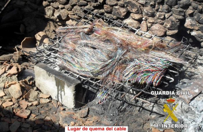 La Guardia Civil detiene a los autores del robo de más de 8 kilómetros de cable telefónico de Valdecaballeros