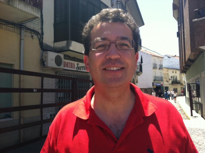 Manzano lamenta que el PSOE ataque a su chofer, que «es un trabajador», y defiende su profesionalidad