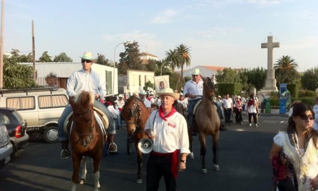 Casi cincuenta jinetes de la Asociación Ecuestre de Valencia participan en la ruta de San Pedro