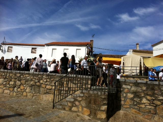 San Pedro de los Majarretes reúne en su romería a decenas de devotos del patrón de Extremadura