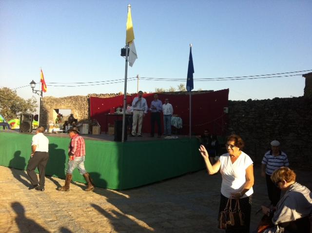 San Pedro de los Majarretes reúne en su romería a decenas de devotos del patrón de Extremadura