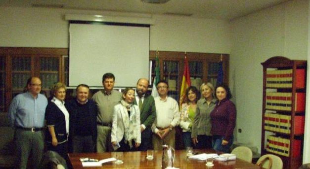 El Subdelegado del Gobierno en Cáceres, Fernando Solís, recibe a un grupo de médicos forenses de Turquía