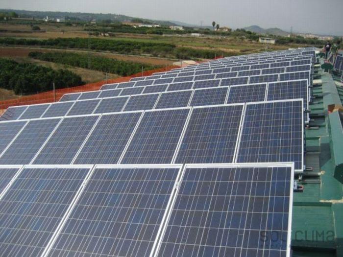 El Tribunal Constitucional admite a trámite el recurso de Extremadura contra las ayudas a fotovoltaicas