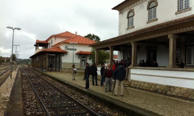 Autoridades extremeñas y portuguesas exigen en Marvão-Beirá la continuidad del tren Lusitania