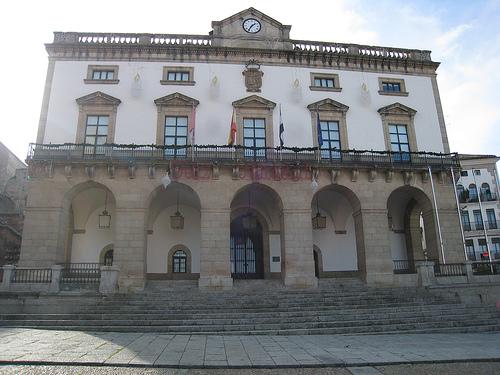 El Ayuntamiento de Cáceres acogerá el próximo lunes la celebración de un pleno con escolares