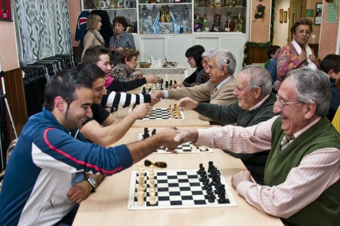 El Club Linex-Magic Extremadura celebra un torneo de ajedrez intergeneracional en Mérida