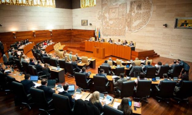 La Asamblea de Extremadura aprueba por unanimidad una declaración institucional contra la violencia de género