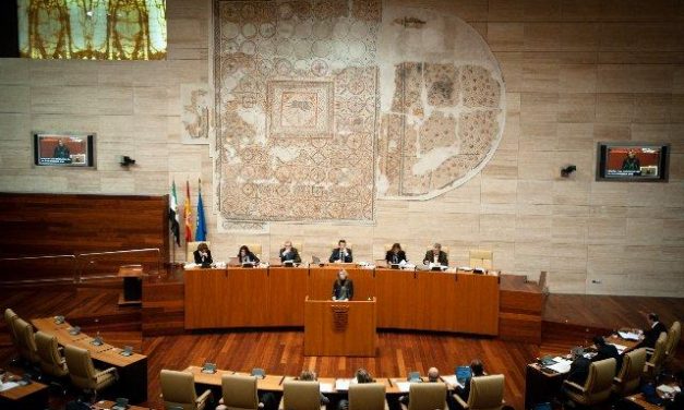 La Asamblea aprueba el presupuesto para 2012 tras la retirada de la enmienda de IU y el rechazo de la del PSOE